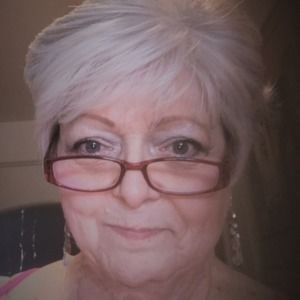 Meet your Posher, Cynthia